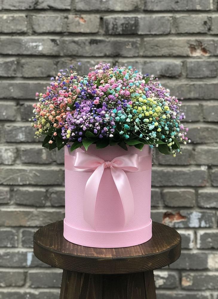 Цветочная композиция из Гипсофила и Розы в шляпной коробке в Супонево