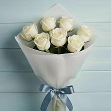Букет 7 Белых роз Эдлесс Лав в Супонево