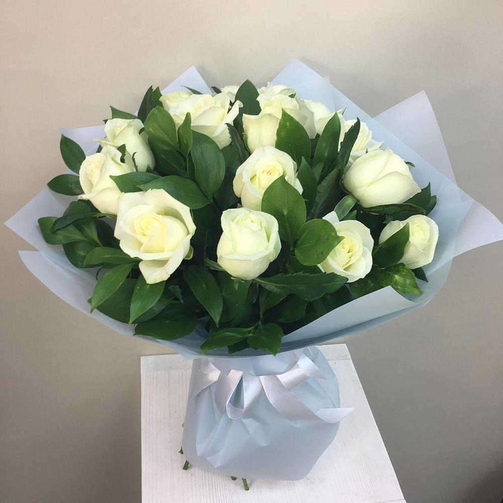 Букет 15 Белых роз Проуд в Супонево