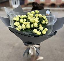 Букет Белые кустовые розы Солинеро в Супонево