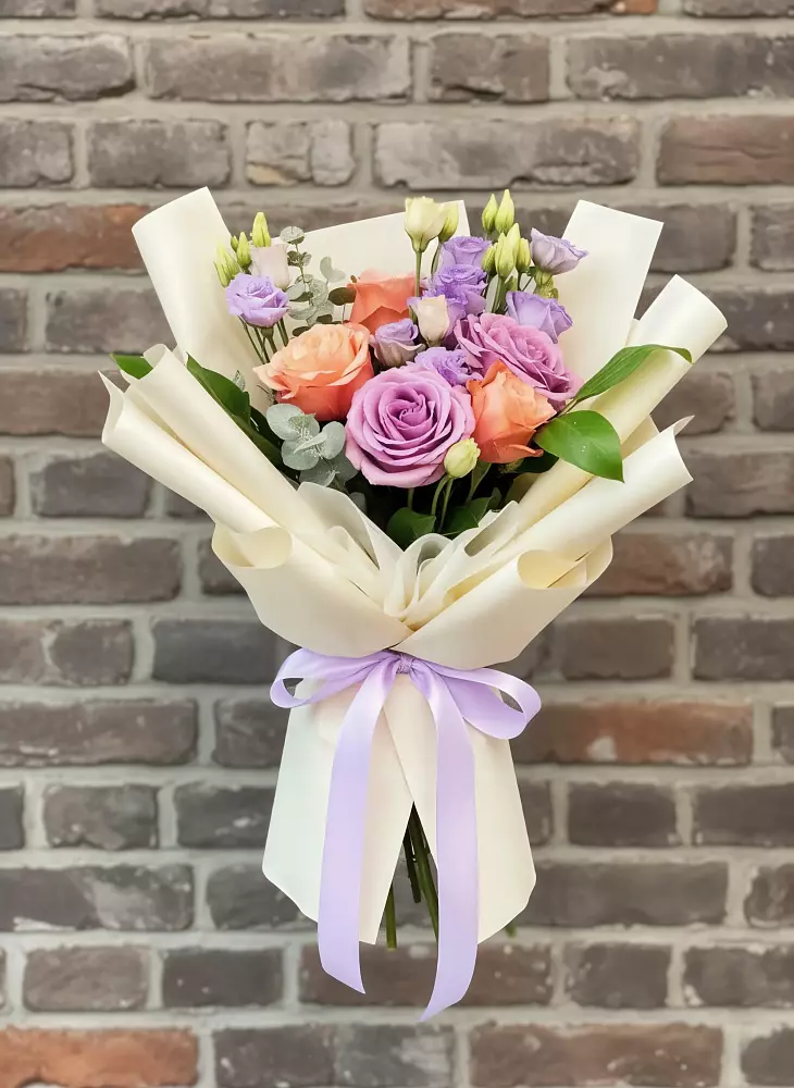 Букет цветов из: Лизиантусы и Розы в Супонево