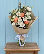 Букет цветов из:  Альстромерии, Лизиантусы, Розы и Хризантемы в Супонево