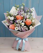Букет цветов из:  Лизиантусы, Розы, Альстромерии и Гипсофила в Супонево