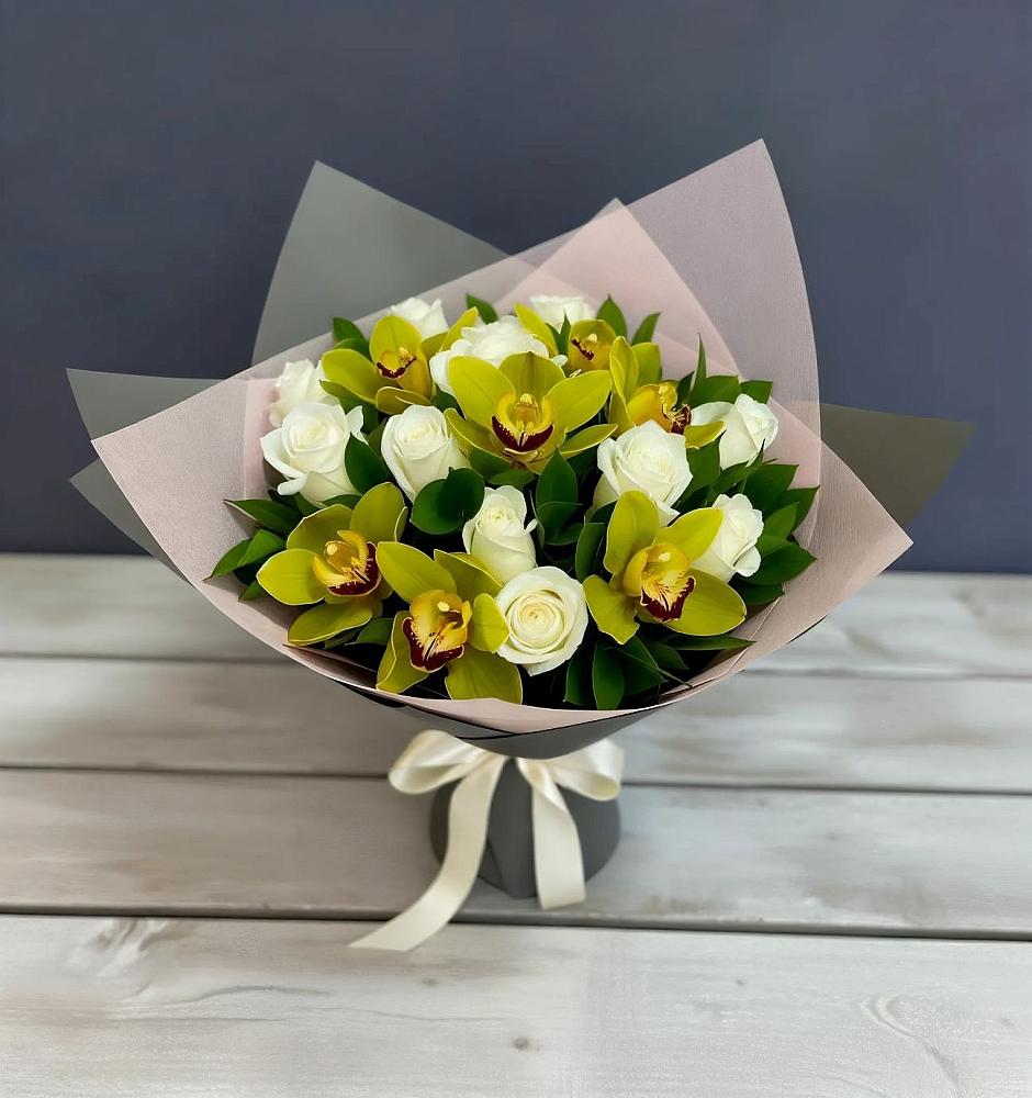 Букет цветов из: Орхидеи и Розы в Супонево