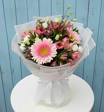 Букет цветов из:  Герберы, Альстромерии и Лизиантусы в Супонево