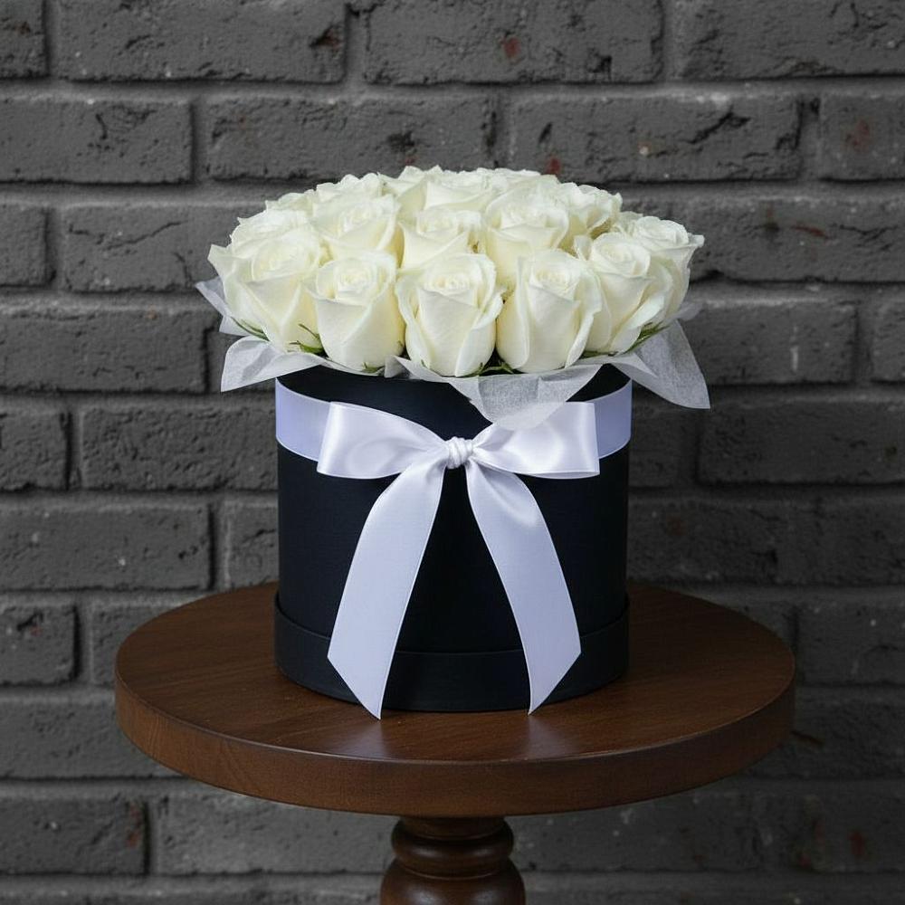 Цветочная композиция из Розы в шляпной коробке в Супонево