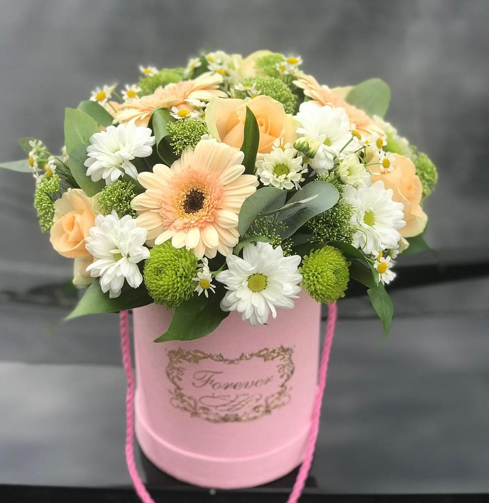 Цветочная композиция из Розы, Герберы и Хризантемы в шляпной коробке в Супонево